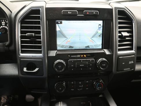 Used 2015 Ford F150 XLT w/ Equipment Group 302A Luxury image 4