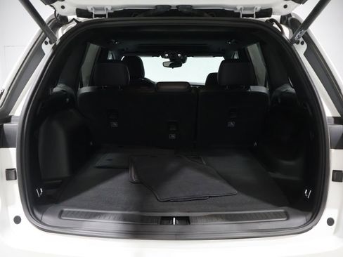 Used 2023 Jeep Grand Cherokee Altitude image 21