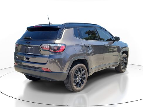 Used 2023 Jeep Compass Latitude AWD/4WD image 6