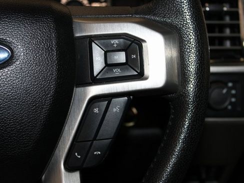 Used 2015 Ford F150 Platinum image 29