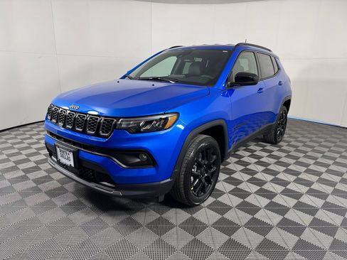 New 2026 Jeep Compass Latitude image 3