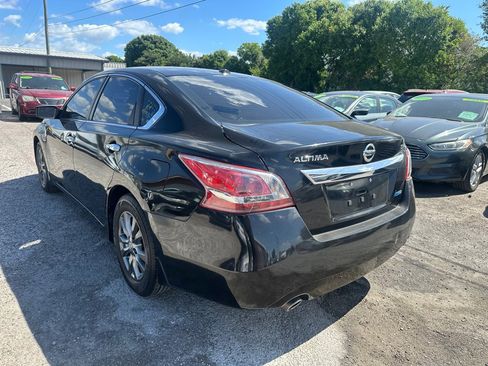 Used 2015 Nissan Altima 2.5 S w/ Sport Value Package image 4