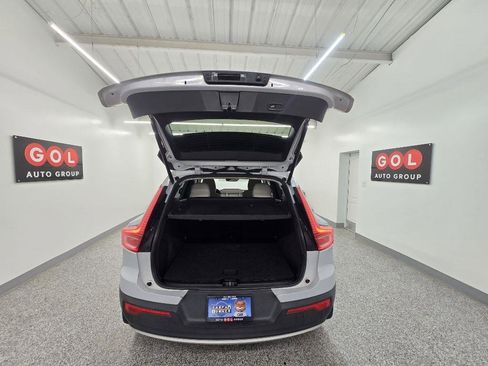 Used 2021 Volvo XC40 T5 Momentum AWD/4WD image 18