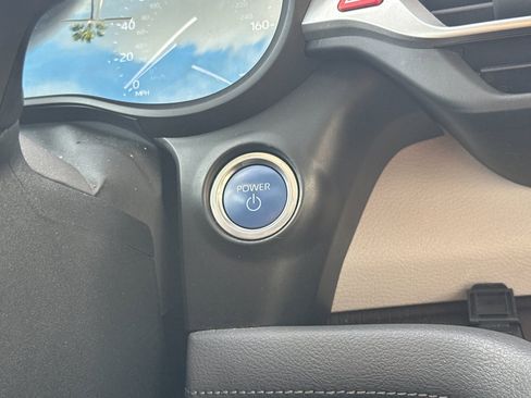 Used 2023 Toyota Sienna XLE image 21