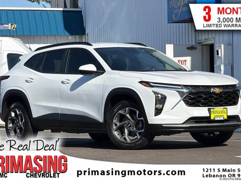 Used 2025 Chevrolet Trax LT w/ Driver Confidence Package FWD image 1
