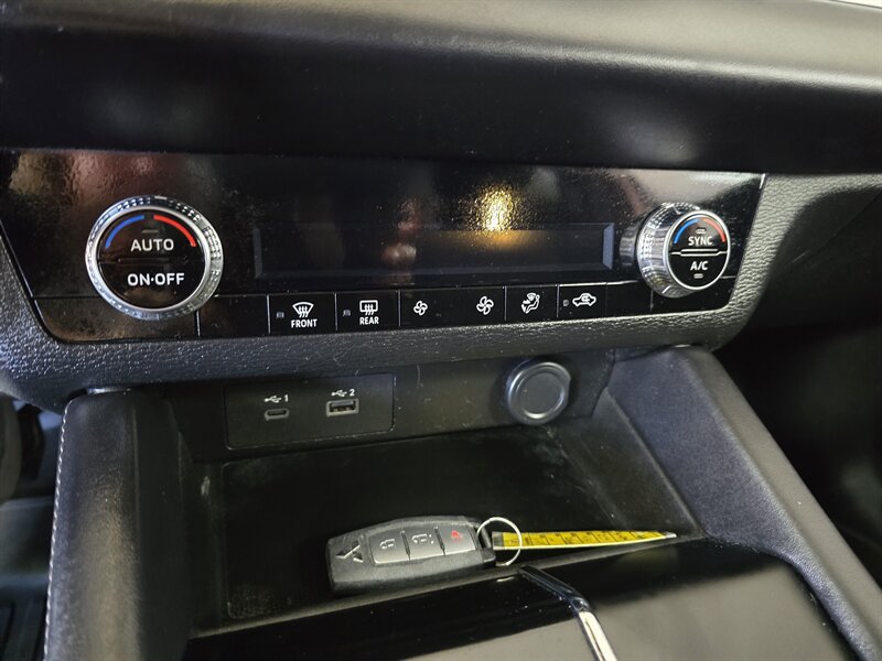 Used 2024 Mitsubishi Outlander ES FWD image 21