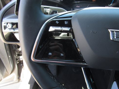 Used 2024 Cadillac Lyriq Tech RWD image 23