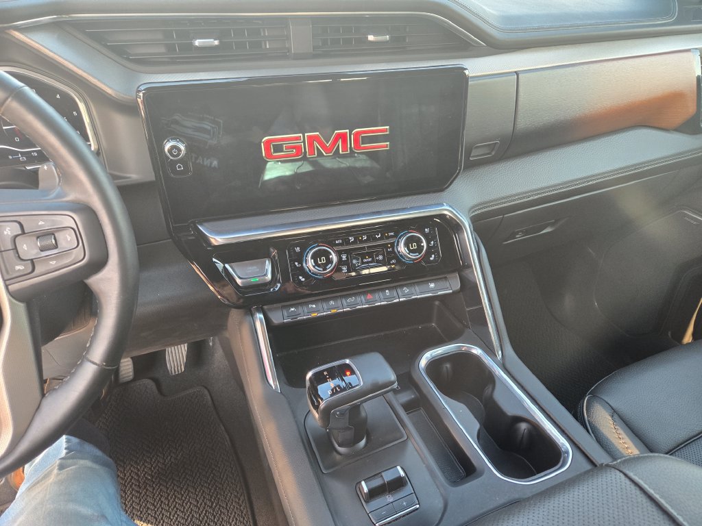 Used 2023 GMC Sierra 1500 Denali AWD/4WD image 9