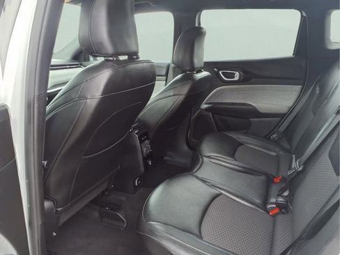 Used 2024 Jeep Compass Latitude AWD/4WD image 24