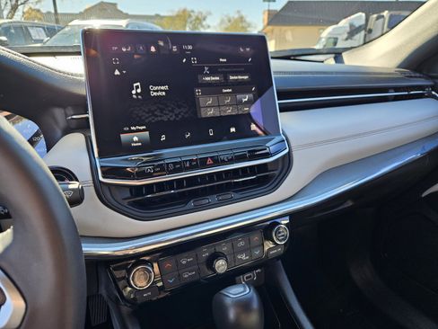 Used 2024 Jeep Compass Limited image 19