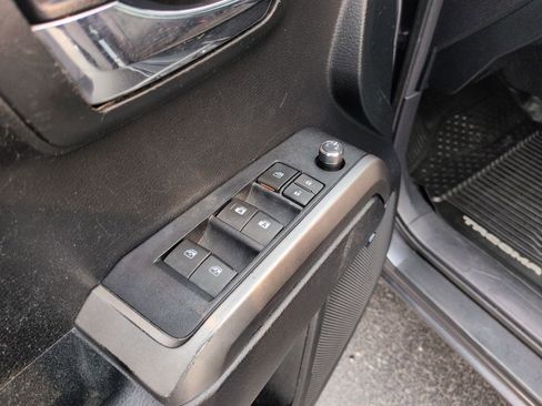 Used 2017 Toyota Tacoma Limited w/ Tow Package image 11