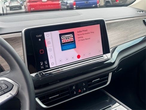 Used 2025 Volkswagen Atlas SEL Premium R-Line image 19