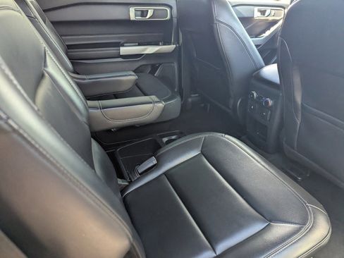 Used 2021 Ford Explorer XLT w/ Equipment Group 202A image 14