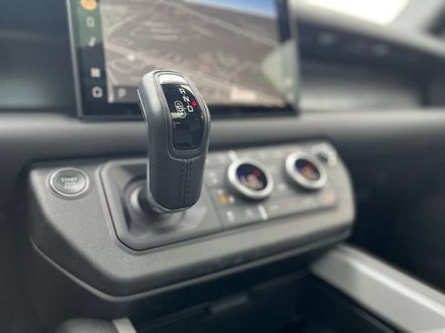 Used 2025 Land Rover Defender 110 V8 AWD/4WD image 48
