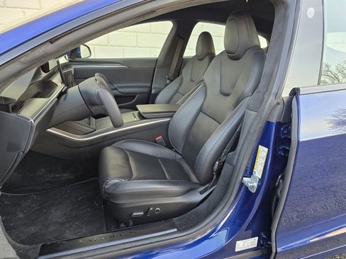 Used 2021 Tesla Model S Plaid image 18