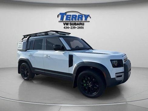 Used 2021 Land Rover Defender 110 SE image 2