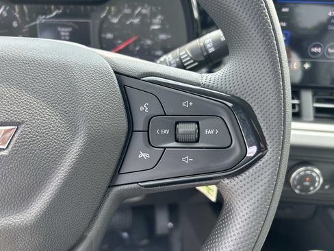 New 2026 Chevrolet Trax LS w/ LS Convenience Package FWD image 8