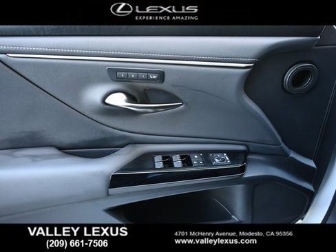 Used 2025 Lexus ES 350 w/ Premium Package image 17