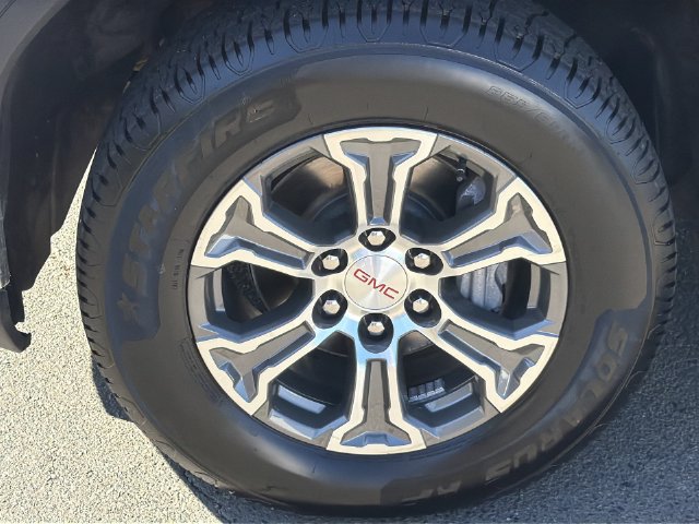 Used 2025 GMC Sierra 1500 SLT AWD/4WD image 16