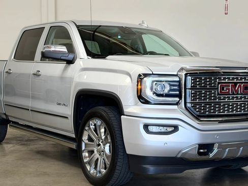 Used 2017 GMC Sierra 1500 Denali w/ Denali Ultimate Package AWD/4WD image 2