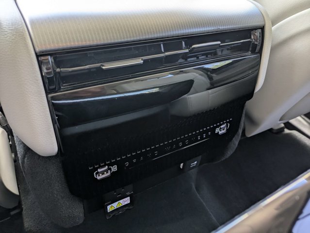 Used 2023 Jeep Grand Wagoneer 4WD image 16