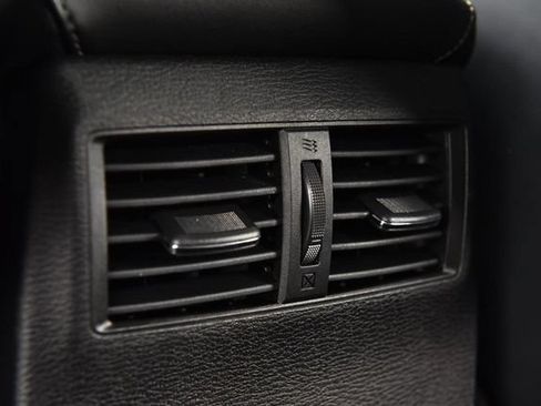 Used 2025 Mitsubishi Outlander SE AWD/4WD image 26