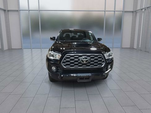 Used 2021 Toyota Tacoma TRD Sport w/ Technology Package AWD/4WD image 3
