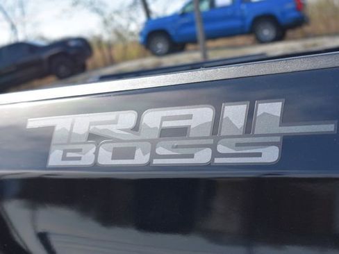 Certified 2023 Chevrolet Silverado 1500 LT Trail Boss w/ LT Trail Boss Premium Package AWD/4WD image 19