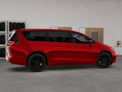 New 2026 Chrysler Pacifica Select image 6