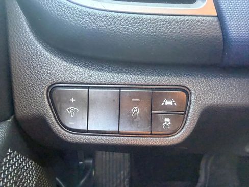 Used 2021 Kia Seltos S FWD image 17