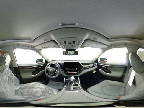 New 2026 Toyota Highlander Limited image 33