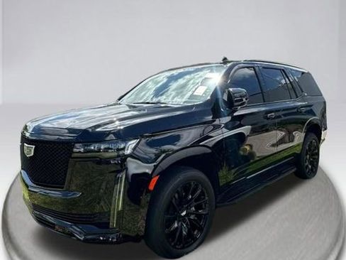 Used 2024 Cadillac Escalade Sport Platinum w/ LPO, ONYX Package AWD/4WD image 3