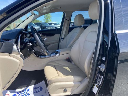 Used 2019 Mercedes-Benz GLC 300 4MATIC image 22