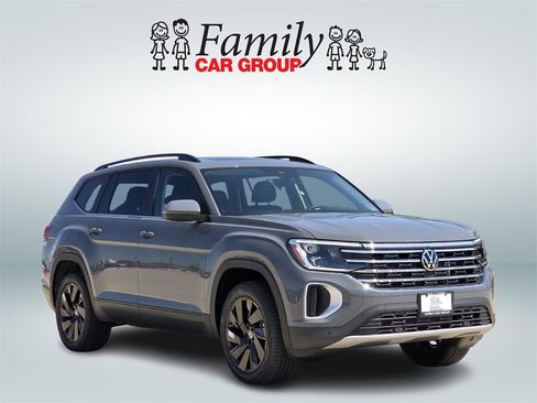 New 2026 Volkswagen Atlas SE image 2