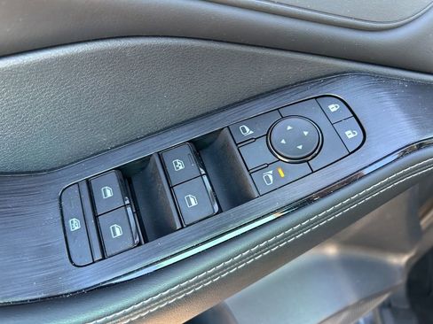 Certified 2025 Nissan Rogue SV image 21