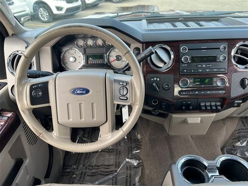 Used 2010 Ford F350 Lariat image 9
