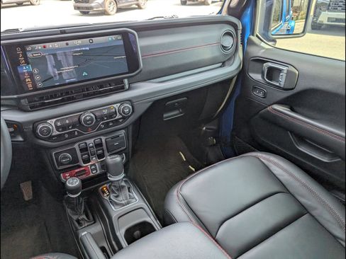Used 2025 Jeep Gladiator Rubicon image 9