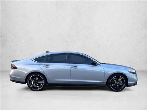 Used 2023 Honda Accord Sport image 4