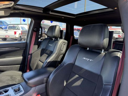 Used 2018 Jeep Grand Cherokee SRT AWD/4WD image 9
