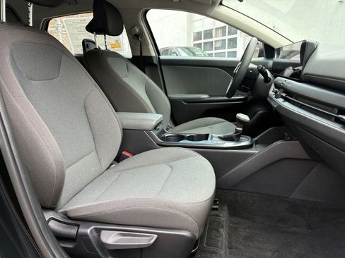 Used 2025 Kia K4 LXS image 27