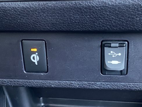 Used 2017 Toyota Tacoma TRD Sport w/ Tow Package (A/T) image 21