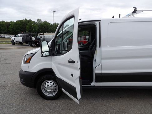 Used 2023 Ford Transit 250 Low Roof RWD image 13
