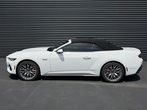 Used 2024 Ford Mustang GT Premium RWD image 7