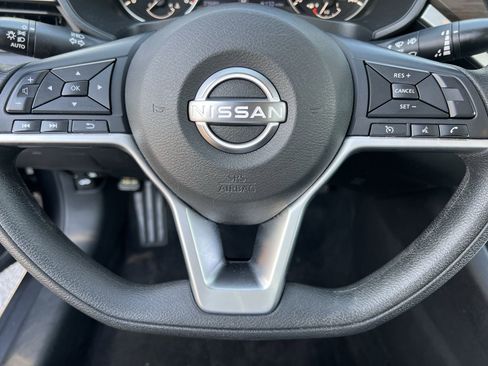 Used 2024 Nissan Altima 2.5 SV image 9