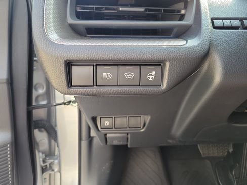 Used 2025 Toyota Prius XLE FWD image 11