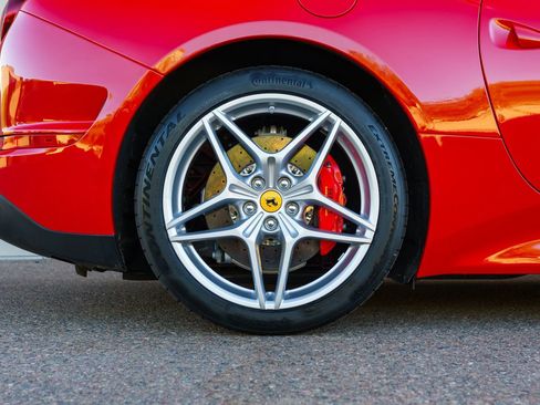 Used 2015 Ferrari California T RWD image 91