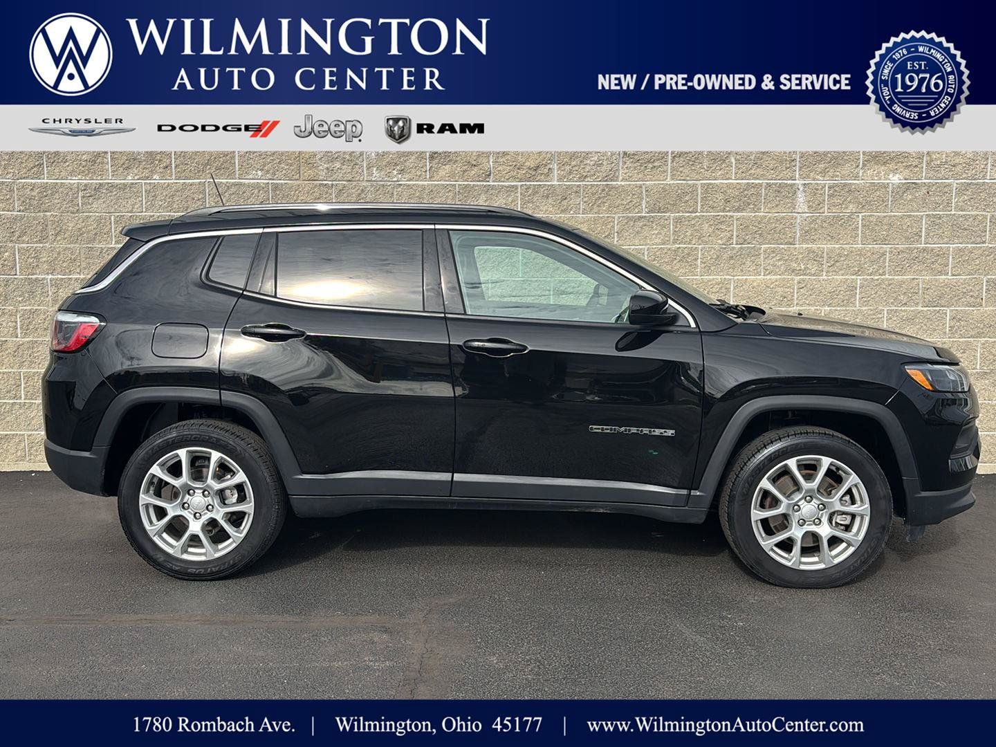 Used 2023 Jeep Compass Latitude w/ Sun and Sound Group AWD/4WD image 1