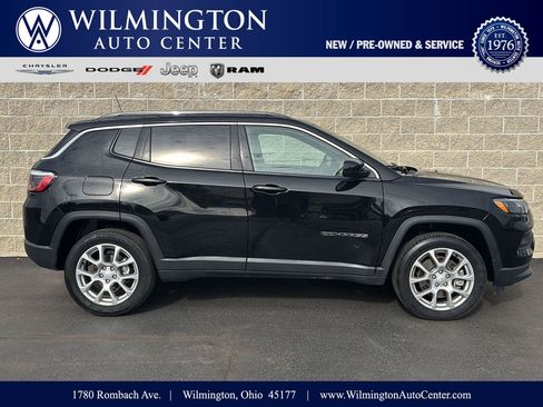 Used 2023 Jeep Compass Latitude w/ Sun and Sound Group AWD/4WD image 1