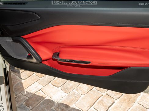 Used 2018 Ferrari GTC4Lusso T RWD image 17