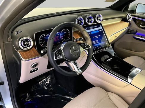 Used 2026 Mercedes-Benz GLC 300 4MATIC image 18